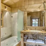Altitude Chalet *