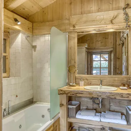 Altitude Chalet *