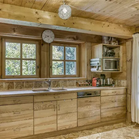 Altitude Chalet *