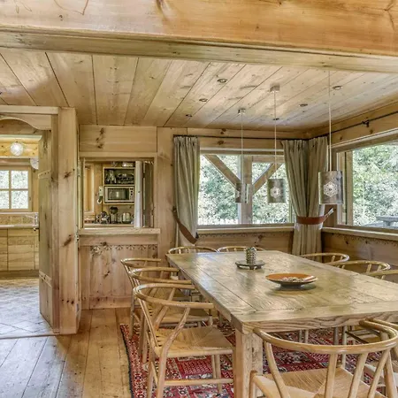 Altitude Chalet *